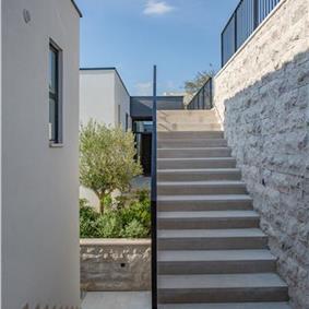 Luxury 5-Bedroom Sea-View Villa with Heated Infinity Pool in Orasac near Dubrovnik – Sleeps 10